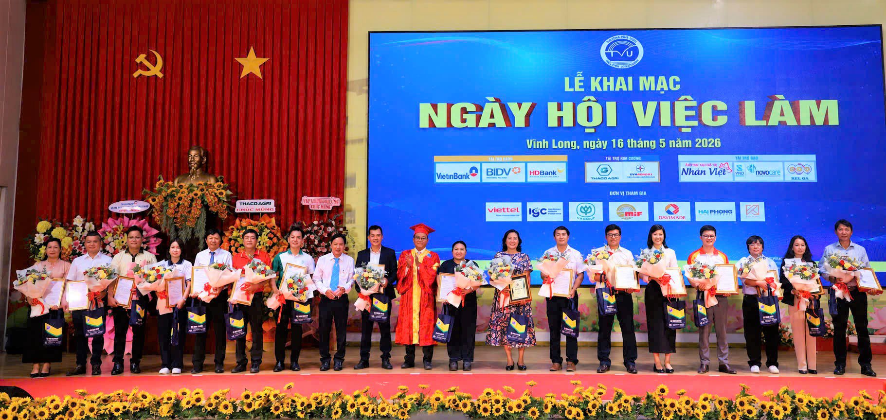 Sôi nổi các hoạt động trong Ngày hội việc làm năm 2026 tại Đại học Trà Vinh
